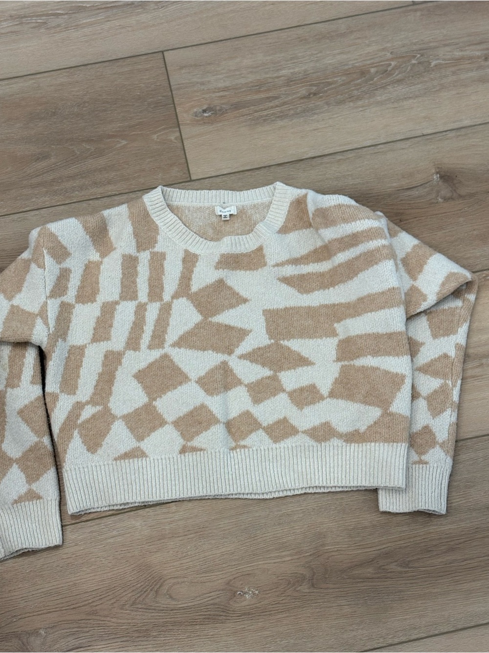 debut Cream and Beige Geometric Crewneck Sweater